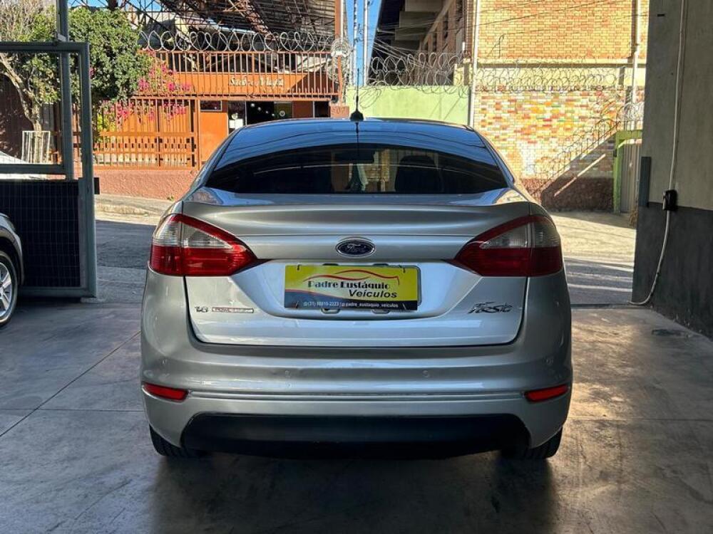 Ford Fiesta Sedan