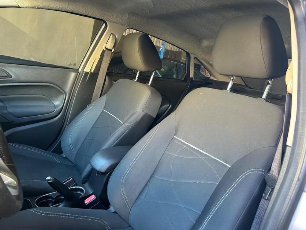 Ford Fiesta Sedan