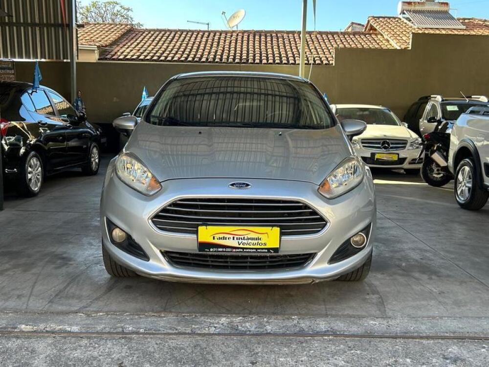 Ford Fiesta Sedan