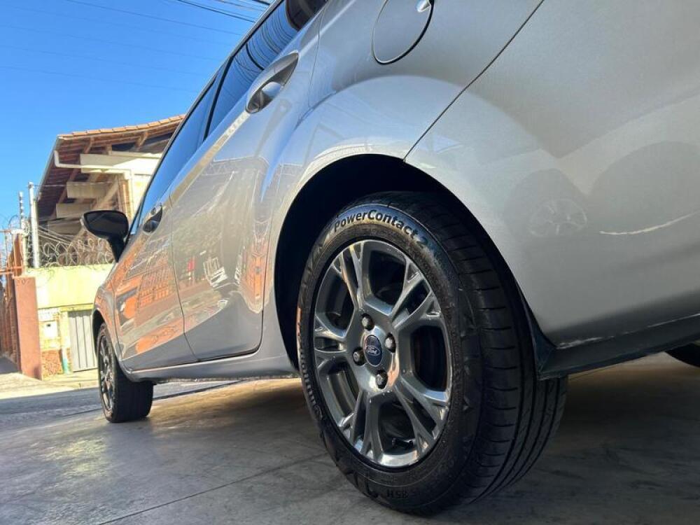 Ford Fiesta Sedan