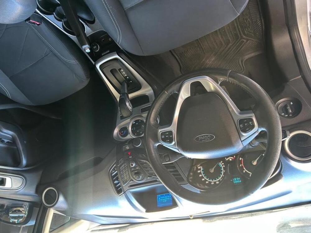 Ford Fiesta Sedan