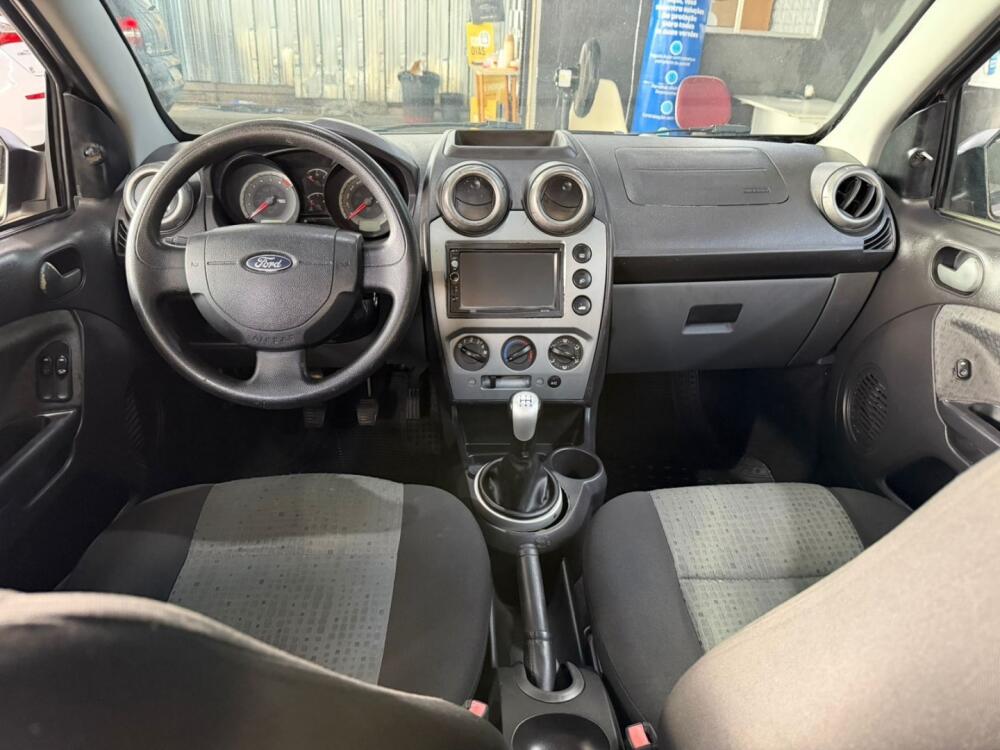 Ford Fiesta Sedan