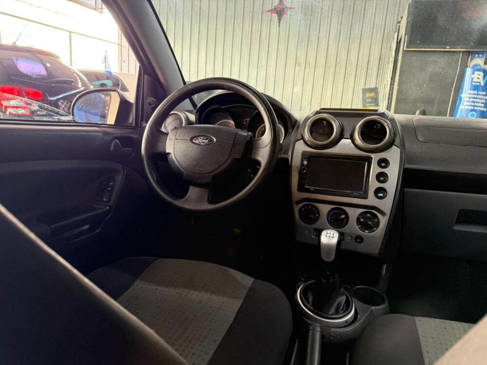 Ford Fiesta Sedan