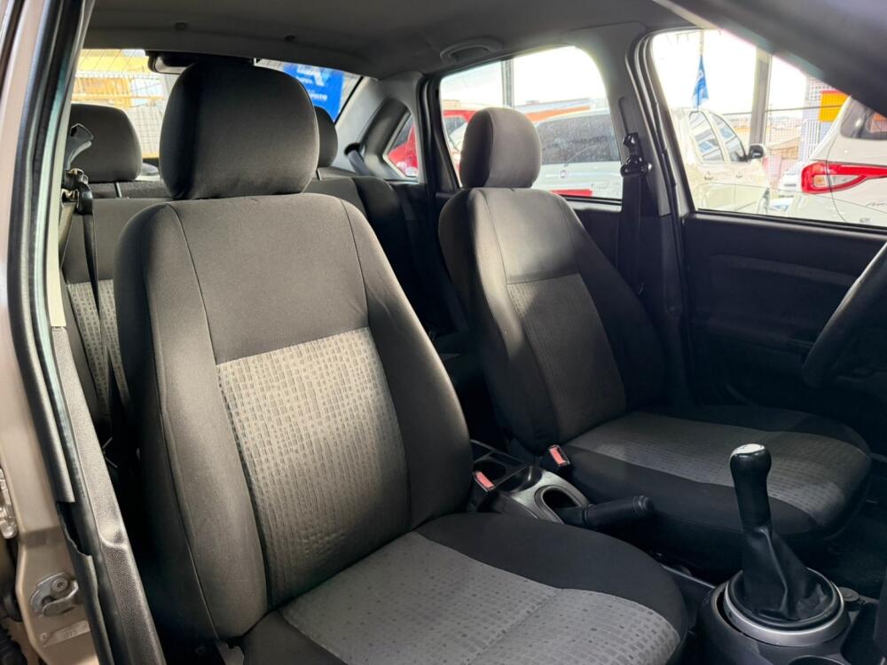 Ford Fiesta Sedan