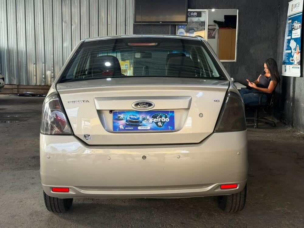 Ford Fiesta Sedan