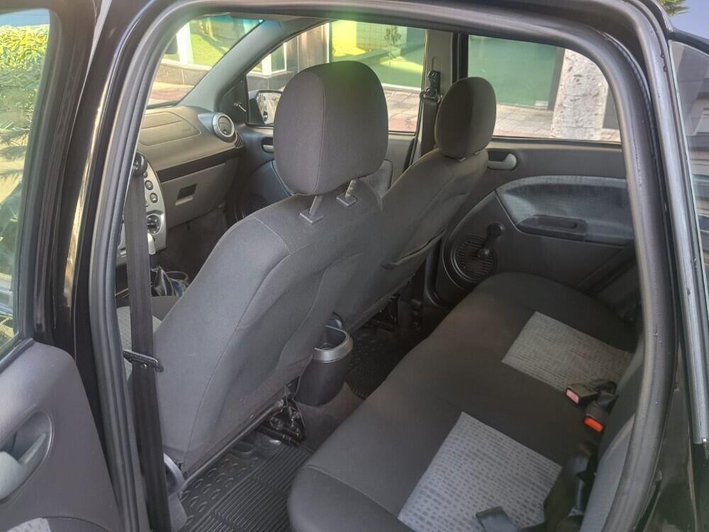 Ford Fiesta Sedan