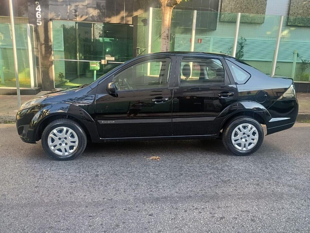 Ford Fiesta Sedan