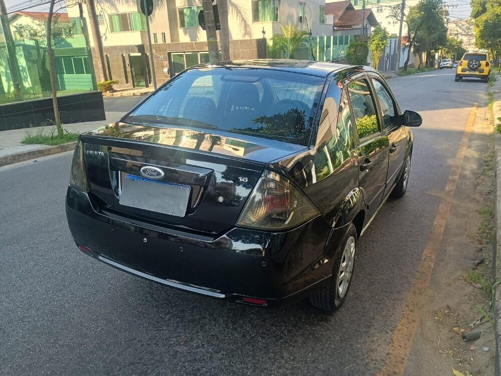 Ford Fiesta Sedan