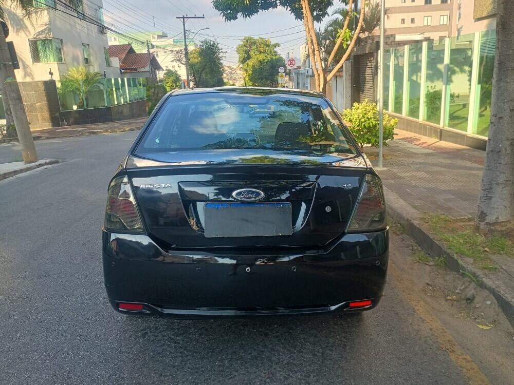 Ford Fiesta Sedan
