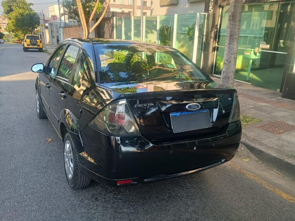 Ford Fiesta Sedan