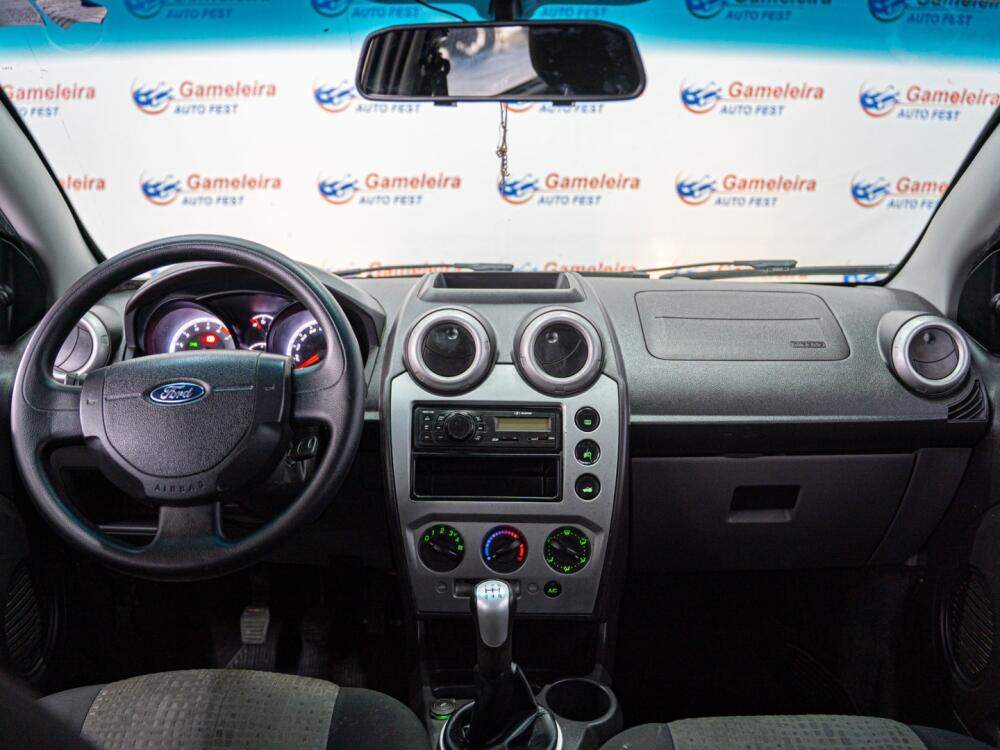 Ford Fiesta Sedan