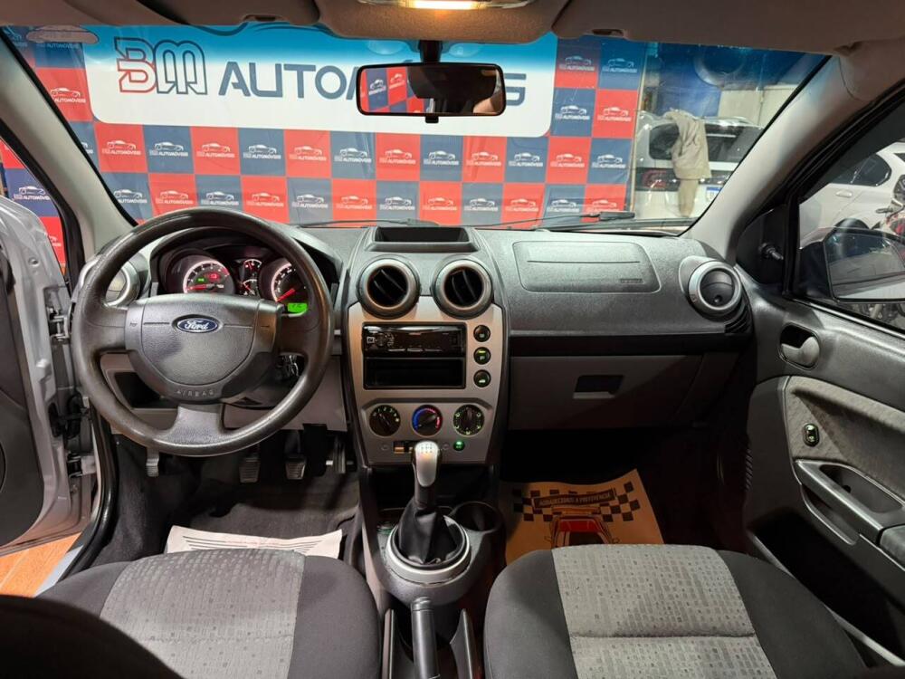 Ford Fiesta Sedan
