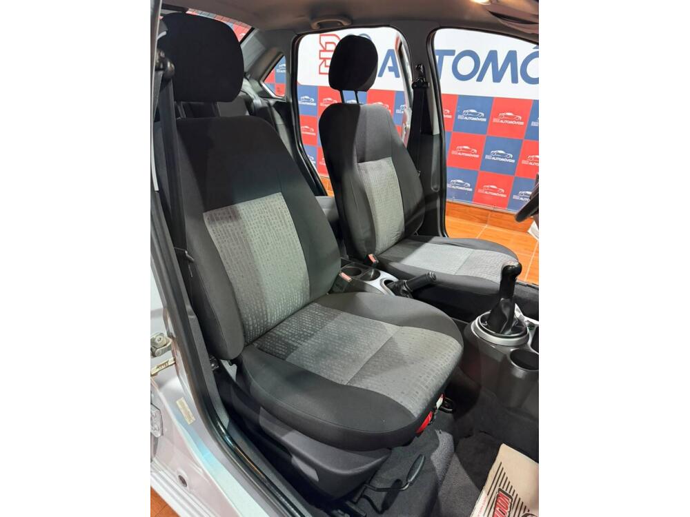 Ford Fiesta Sedan