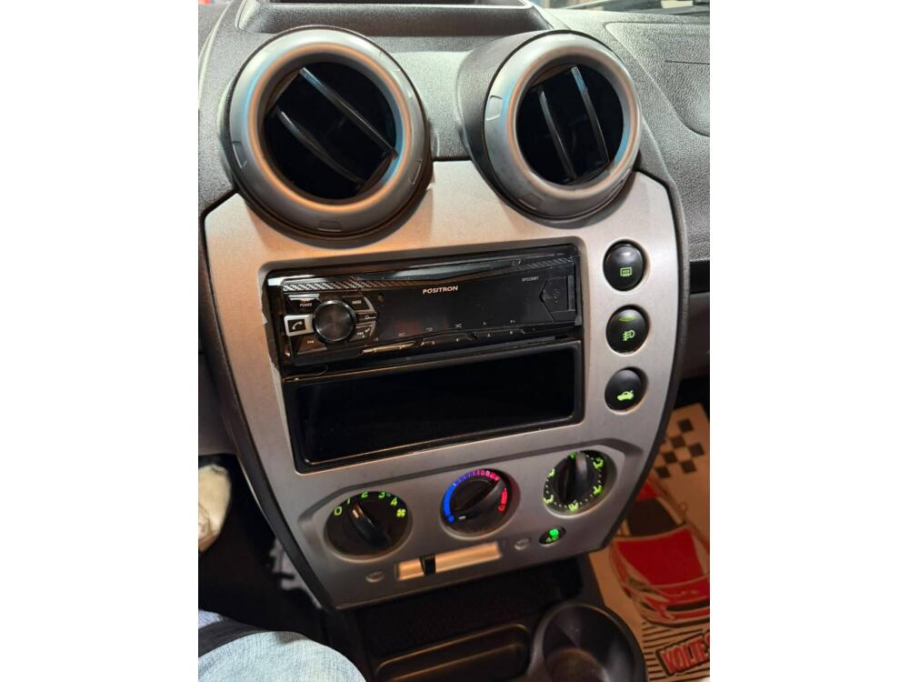 Ford Fiesta Sedan