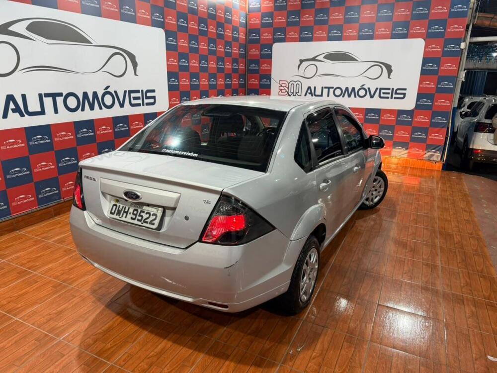 Ford Fiesta Sedan