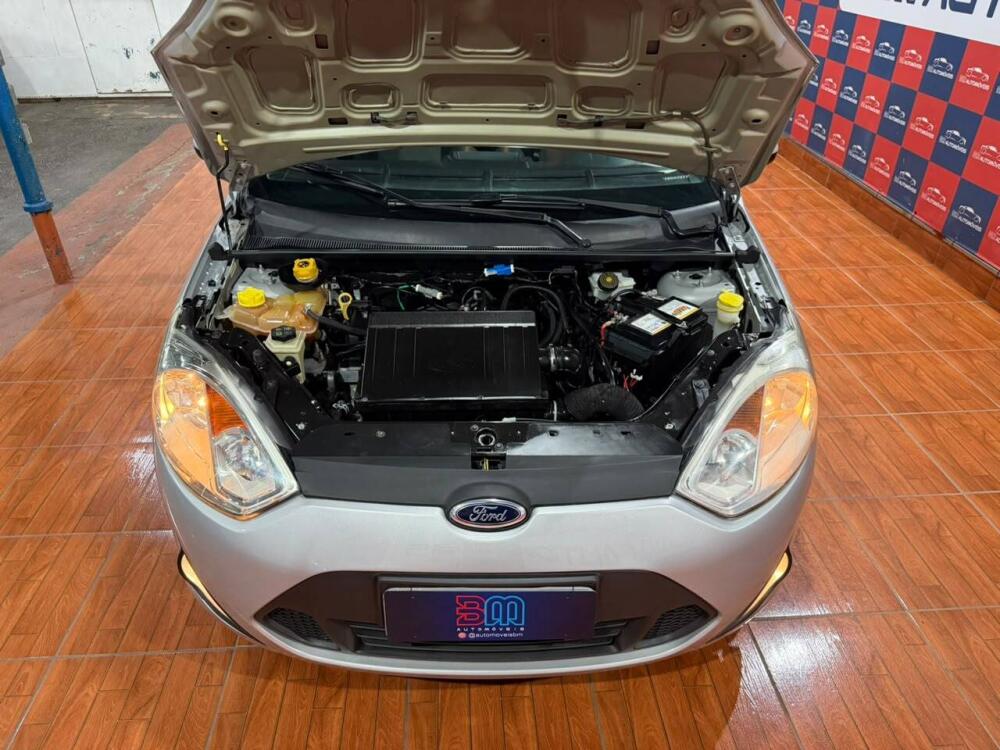 Ford Fiesta Sedan