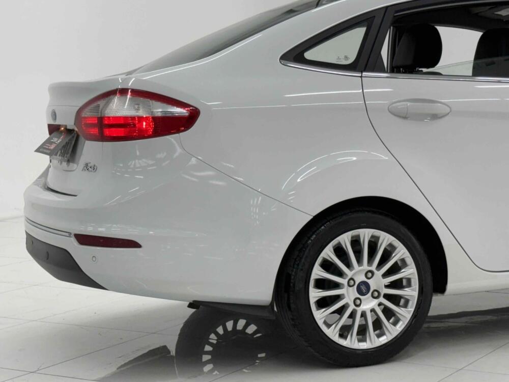 Ford Fiesta Sedan