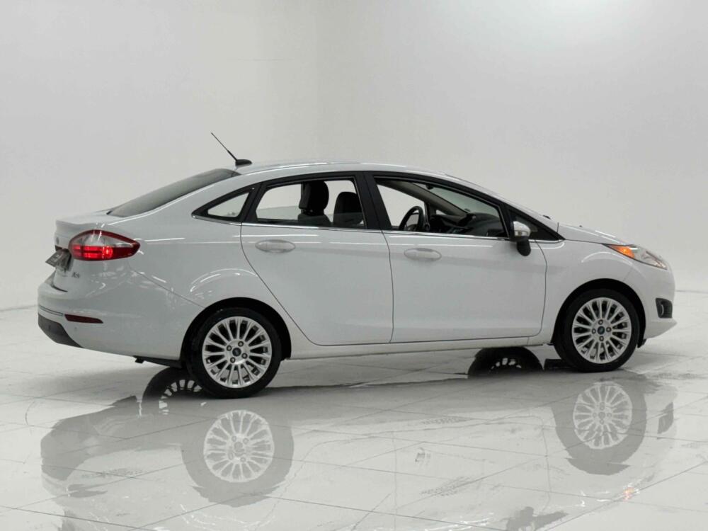 Ford Fiesta Sedan