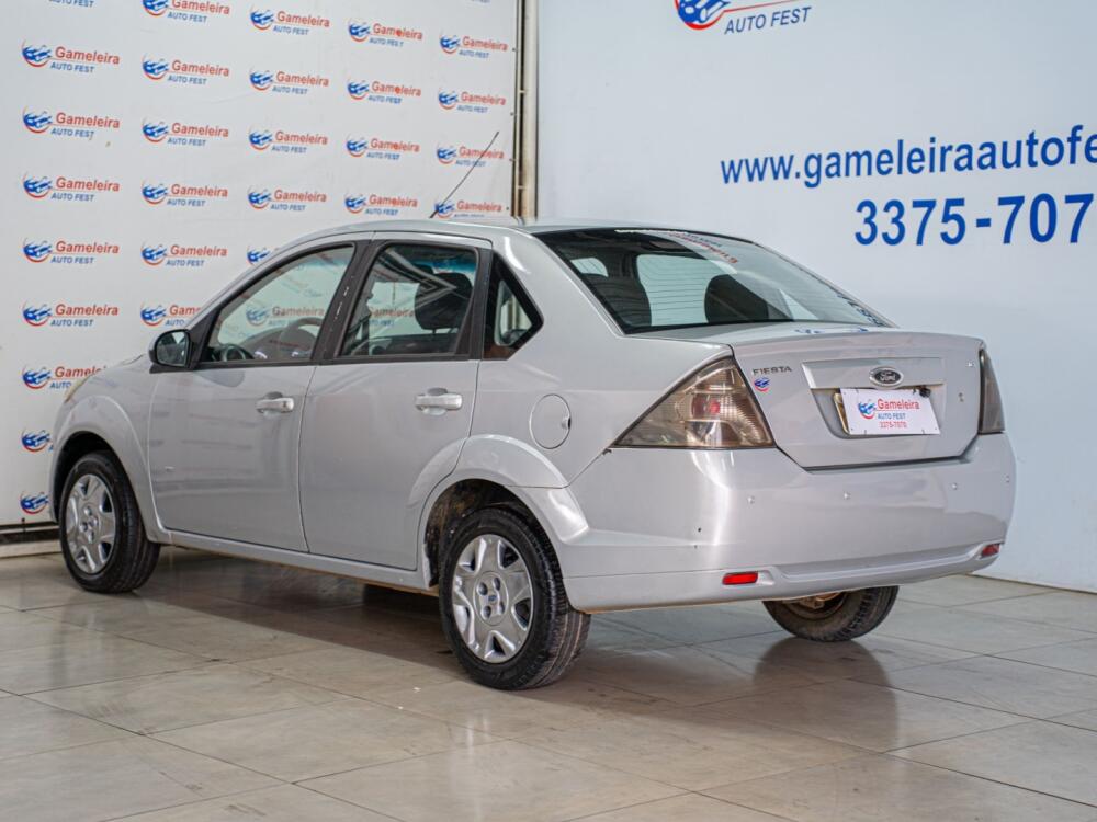 Ford Fiesta Sedan