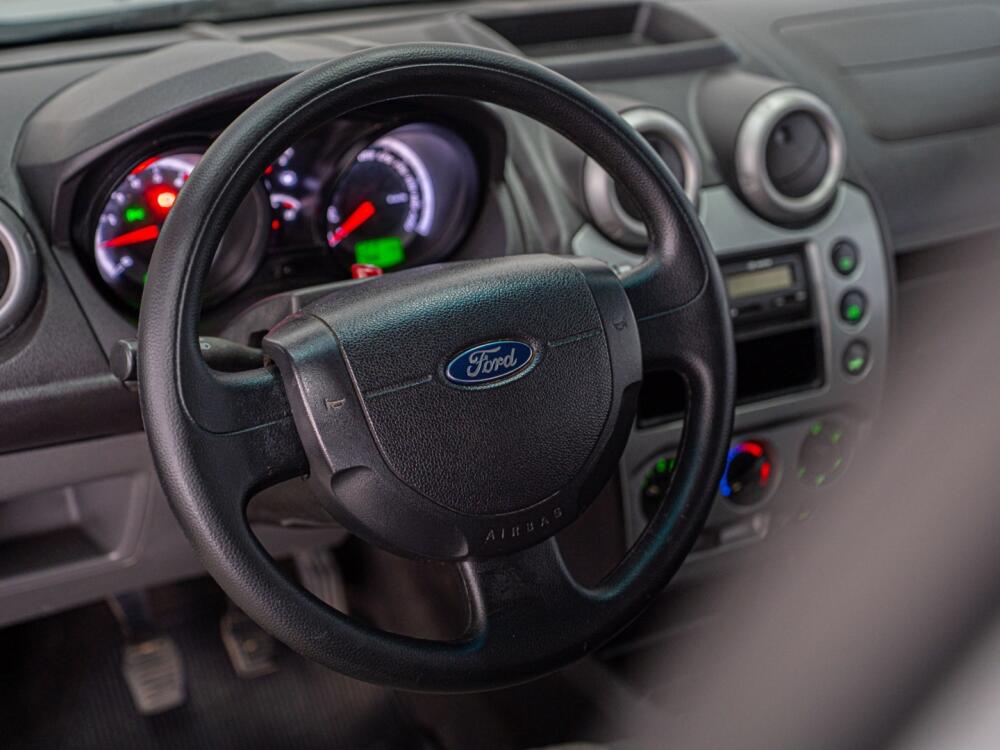 Ford Fiesta Sedan