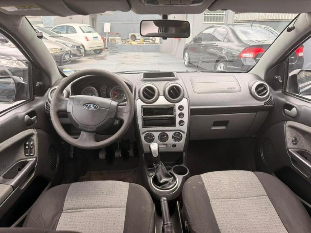Ford Fiesta Sedan