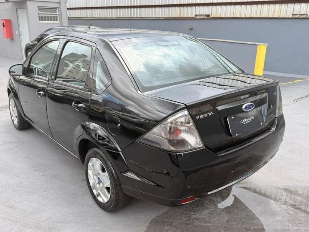 Ford Fiesta Sedan