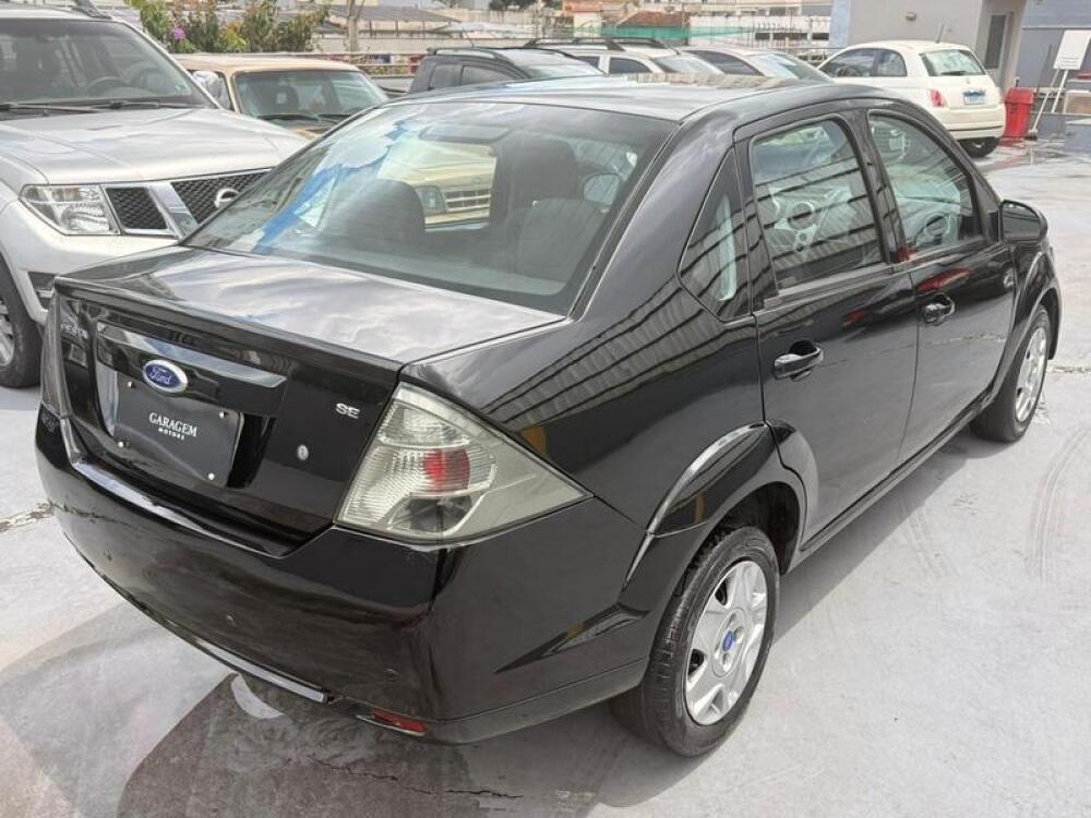 Ford Fiesta Sedan