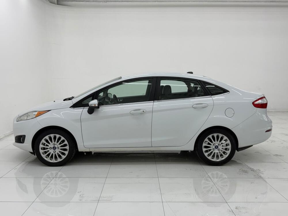Ford Fiesta Sedan
