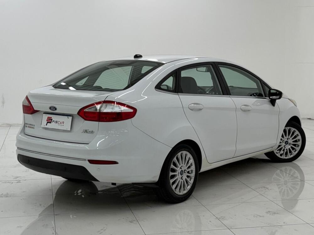 Ford Fiesta Sedan