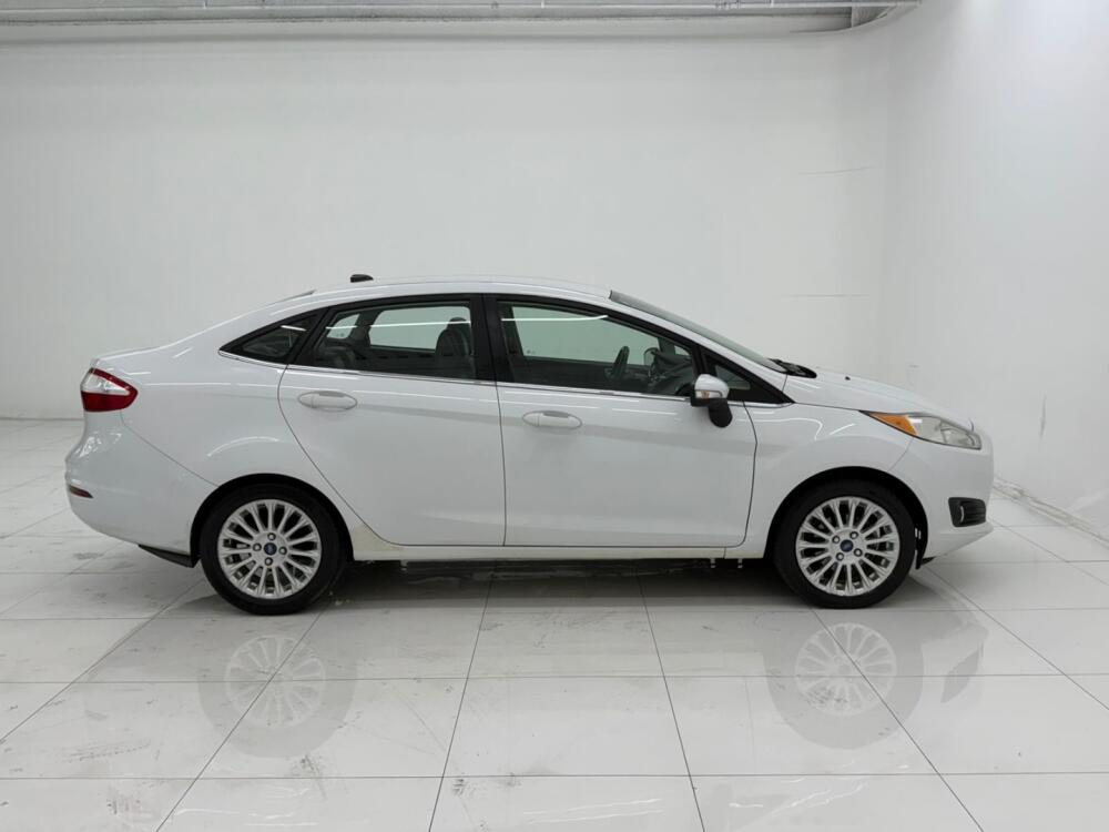 Ford Fiesta Sedan
