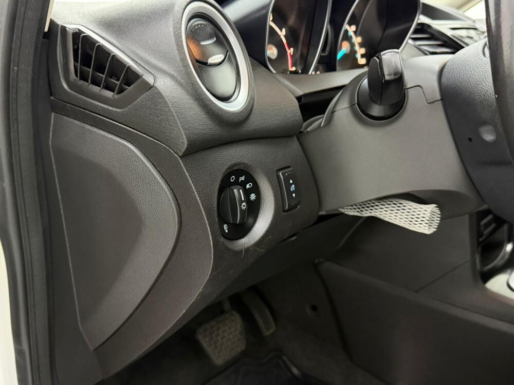 Ford Fiesta Sedan