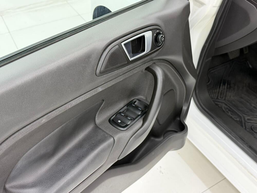 Ford Fiesta Sedan