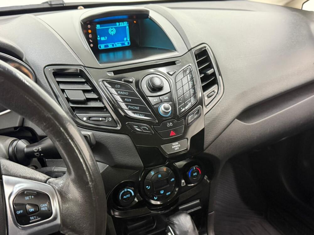 Ford Fiesta Sedan