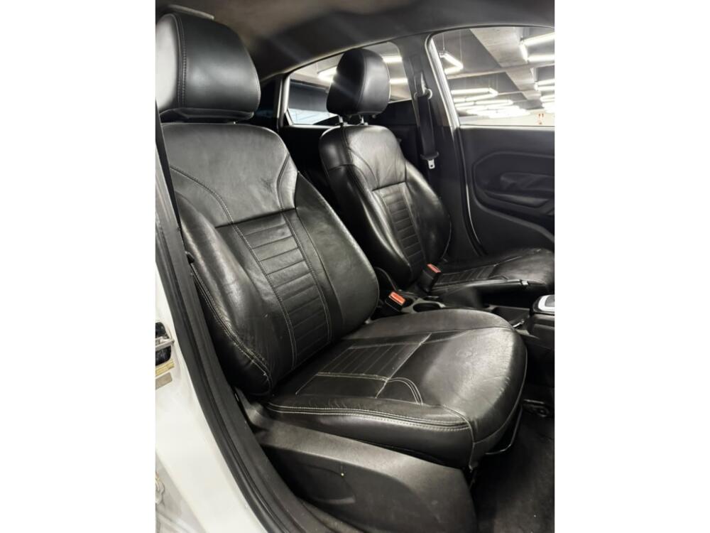 Ford Fiesta Sedan