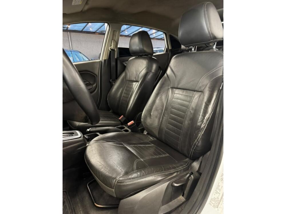Ford Fiesta Sedan
