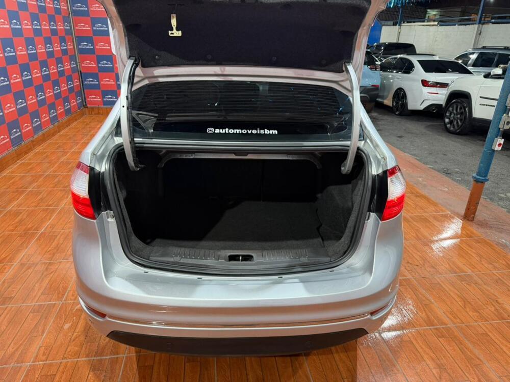 Ford Fiesta Sedan