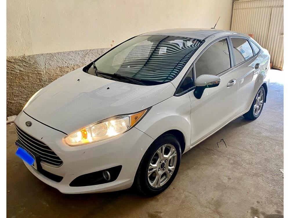 Ford Fiesta Sedan
