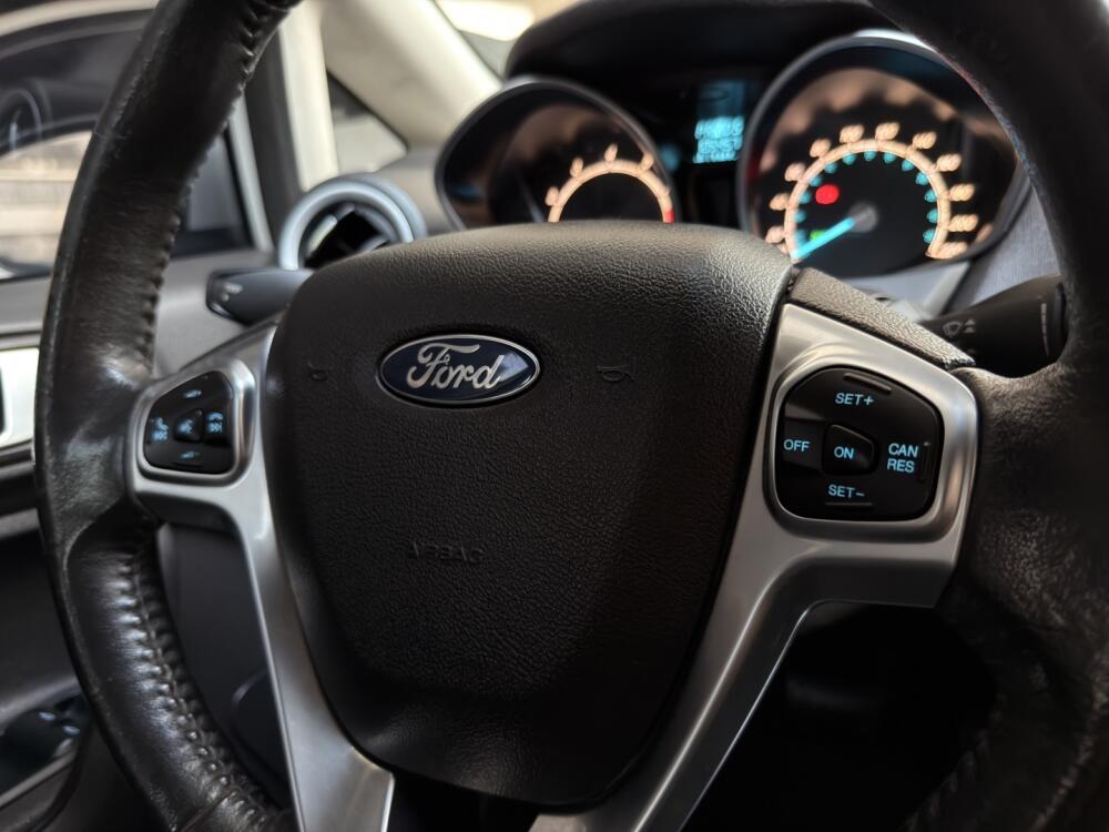 Ford Fiesta Sedan