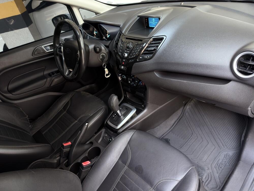 Ford Fiesta Sedan