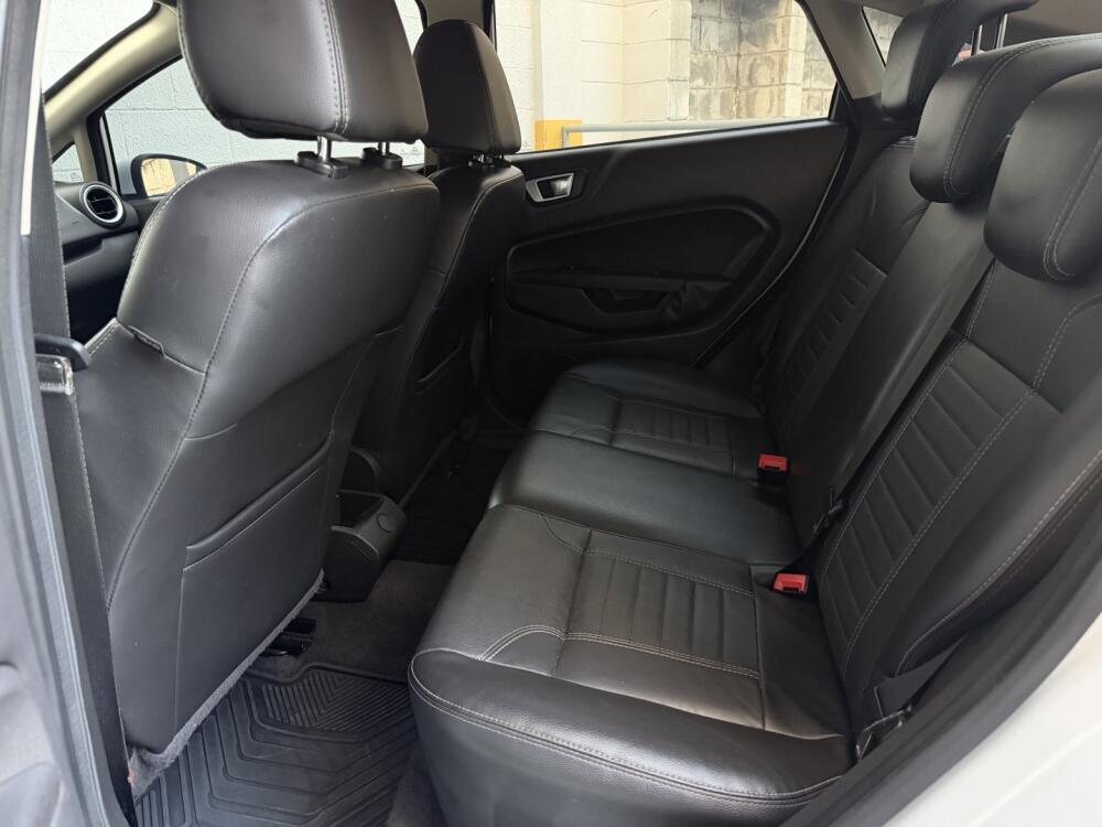 Ford Fiesta Sedan