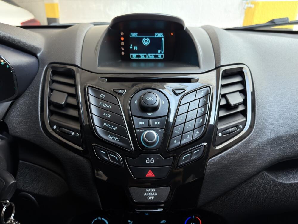 Ford Fiesta Sedan