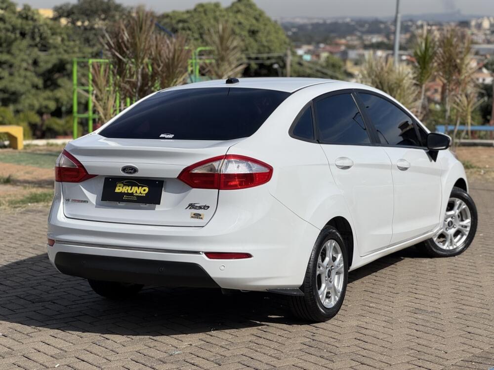 Ford Fiesta Sedan