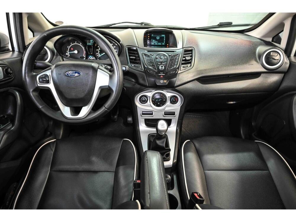 Ford Fiesta Sedan