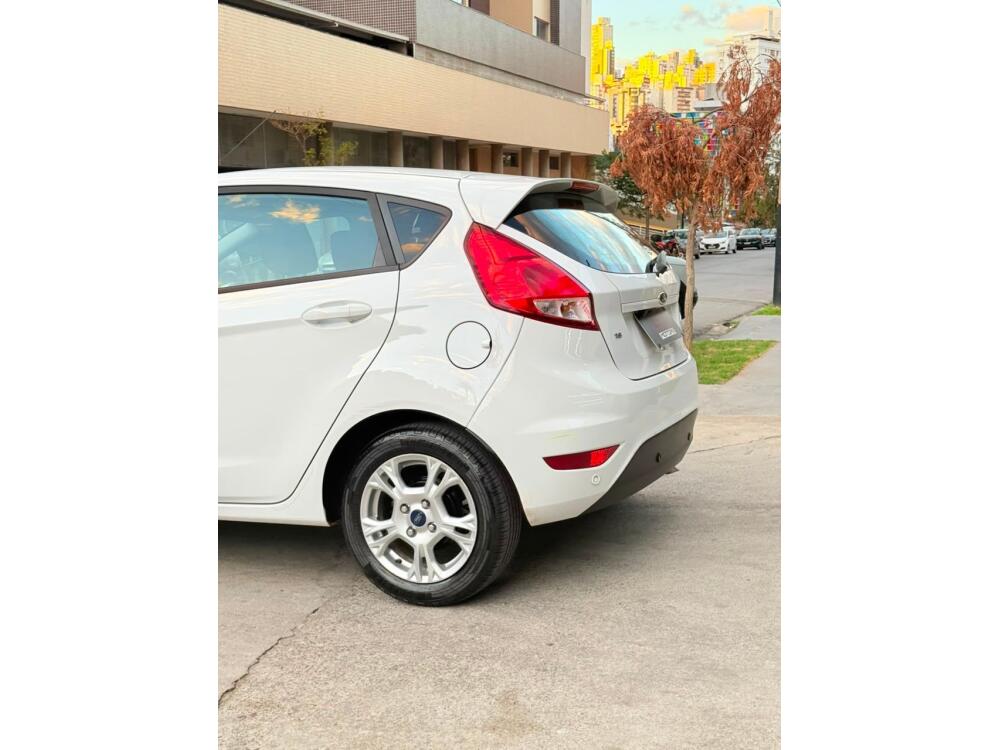 Ford Fiesta Sedan