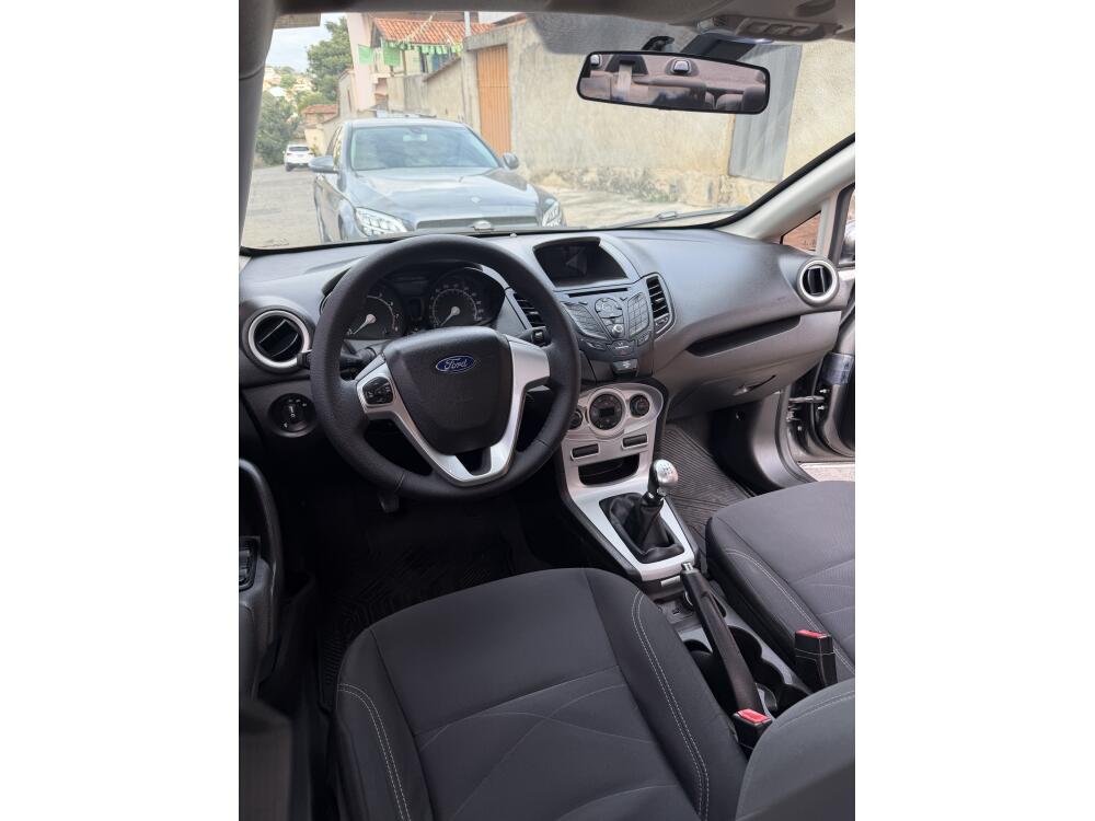 Ford Fiesta Sedan