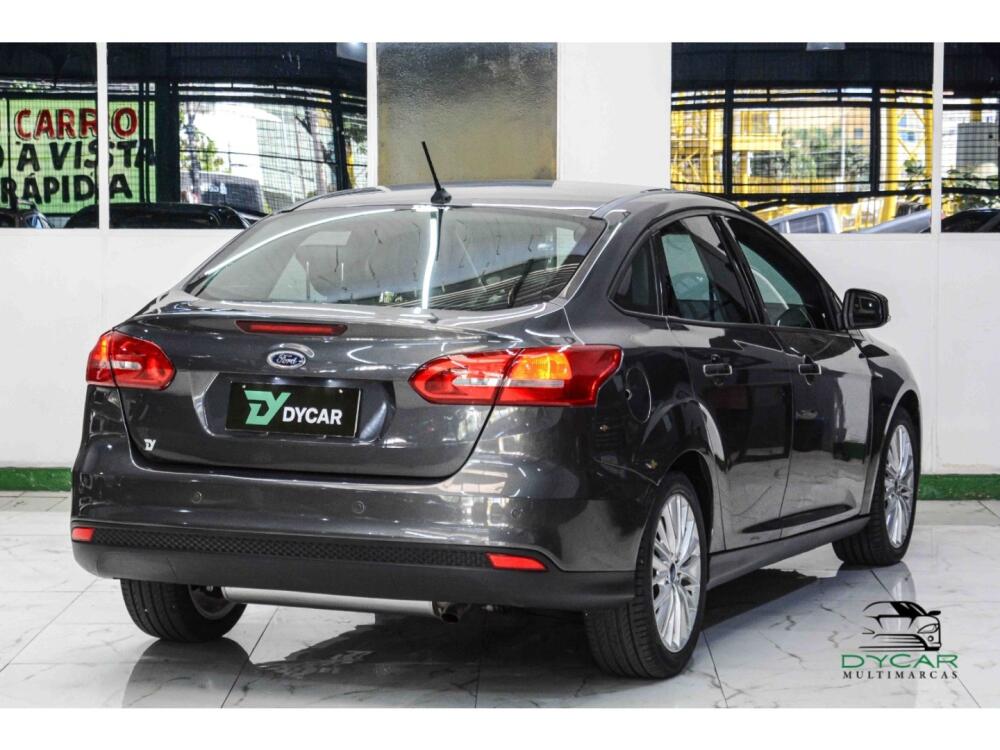 Ford Focus Sedan