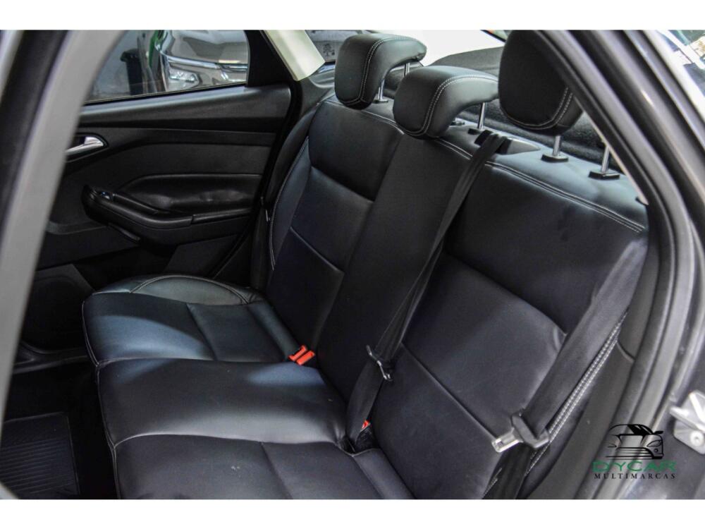 Ford Focus Sedan