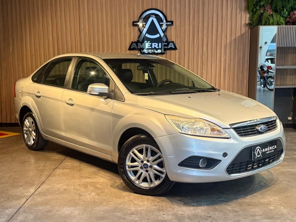 Ford Focus GHIA 2.0 16V 2009