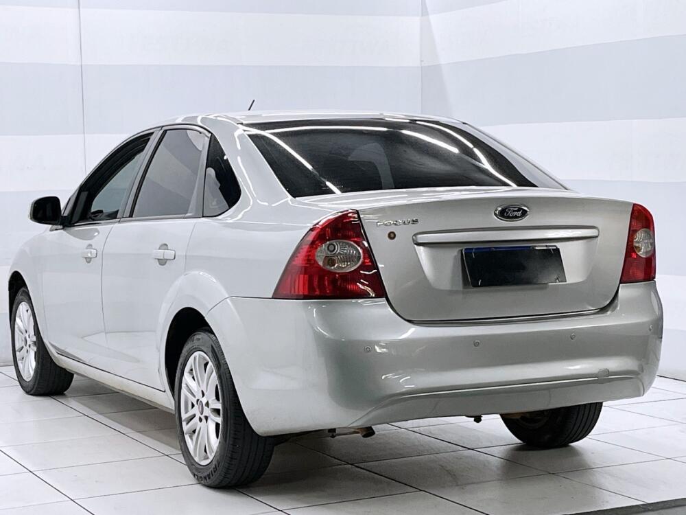 Ford Focus Sedan
