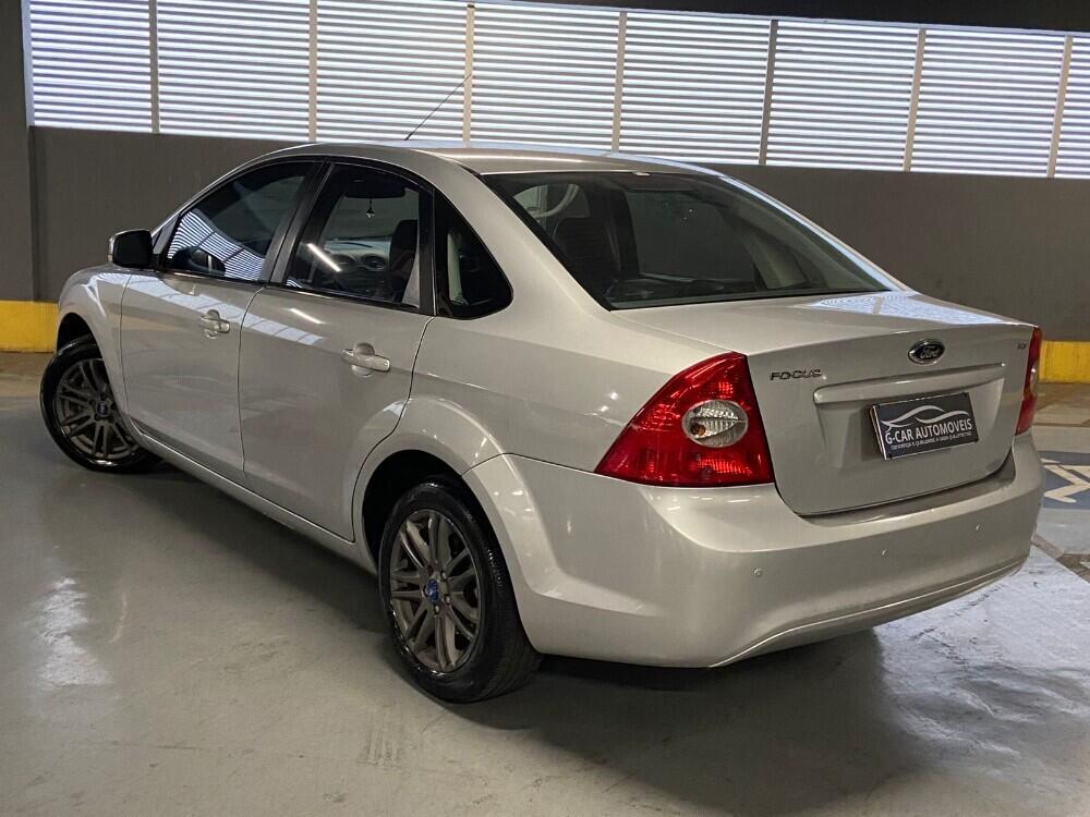 Ford Focus Sedan